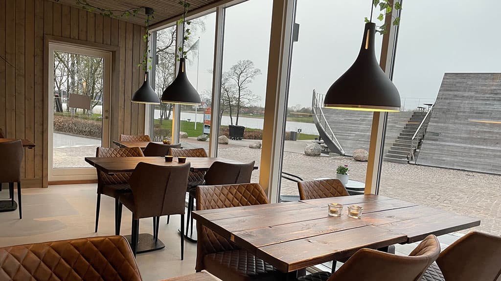 Spændende café lige ud til Hærvejen og Jels Søbad